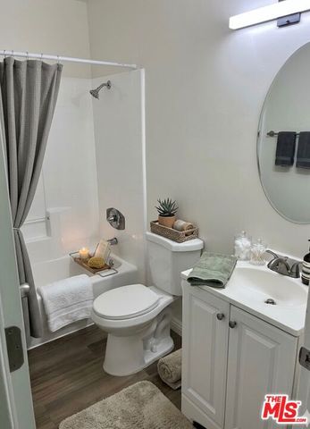 8649 Sunland Boulevard 21, Sun Valley (los Angeles), CA 91352