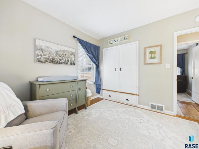 1012 S Willow Ave Avenue, Sioux Falls, SD 57105