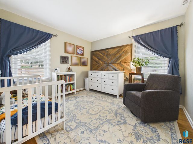 1012 S Willow Ave Avenue, Sioux Falls, SD 57105