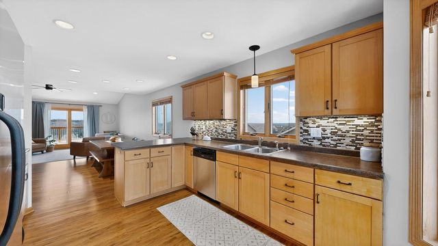 4413 35th Street NW, Rochester, MN 55901