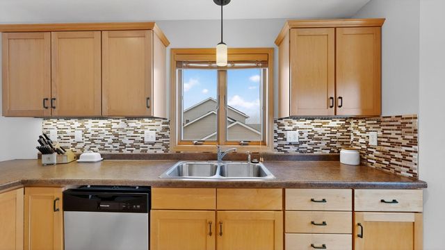 4413 35th Street NW, Rochester, MN 55901