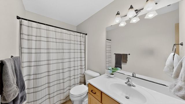 4413 35th Street NW, Rochester, MN 55901