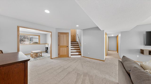 4413 35th Street NW, Rochester, MN 55901