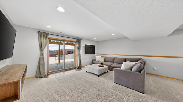 4413 35th Street NW, Rochester, MN 55901