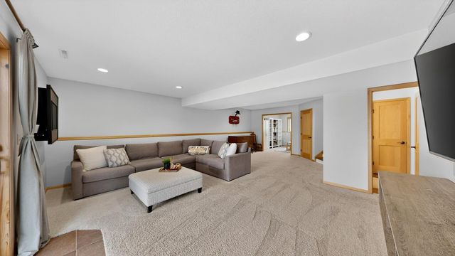 4413 35th Street NW, Rochester, MN 55901