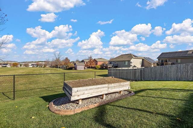 4413 35th Street NW, Rochester, MN 55901