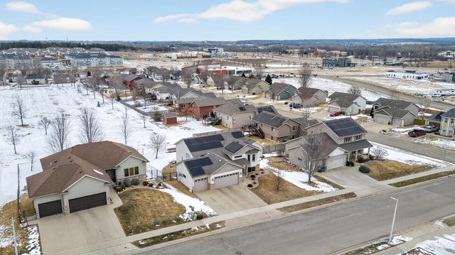 4413 35th Street NW, Rochester, MN 55901