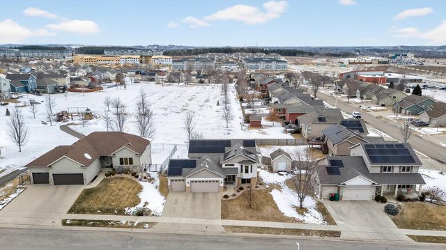 4413 35th Street NW, Rochester, MN 55901