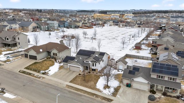 4413 35th Street NW, Rochester, MN 55901