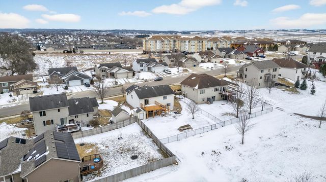 4413 35th Street NW, Rochester, MN 55901