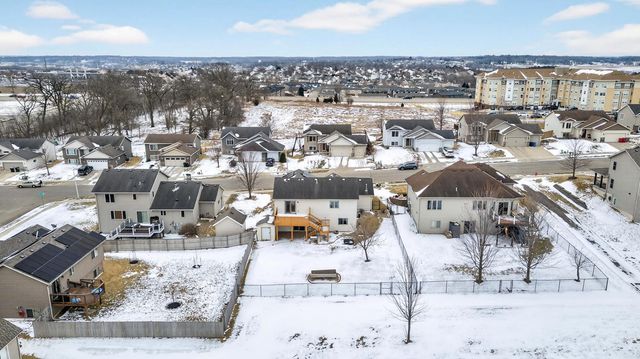 4413 35th Street NW, Rochester, MN 55901