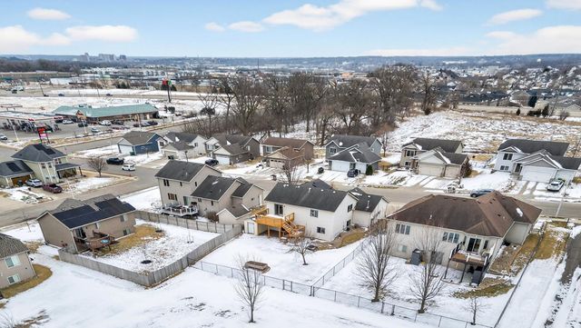 4413 35th Street NW, Rochester, MN 55901