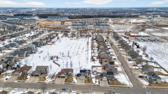 4413 35th Street NW, Rochester, MN 55901