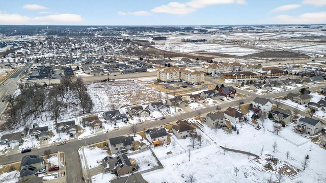 4413 35th Street NW, Rochester, MN 55901