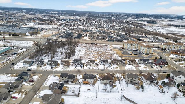 4413 35th Street NW, Rochester, MN 55901