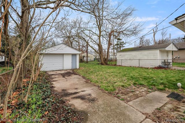 25713 Penn Street, Dearborn Heights, MI 48125