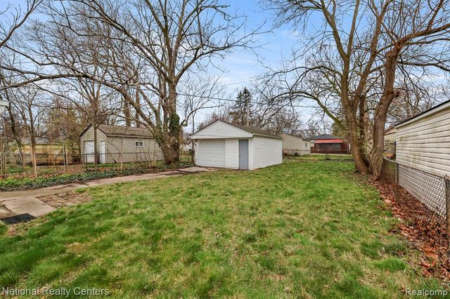 25713 Penn Street, Dearborn Heights, MI 48125