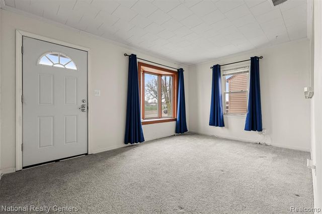 25713 Penn Street, Dearborn Heights, MI 48125