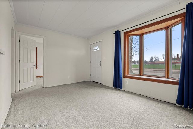 25713 Penn Street, Dearborn Heights, MI 48125