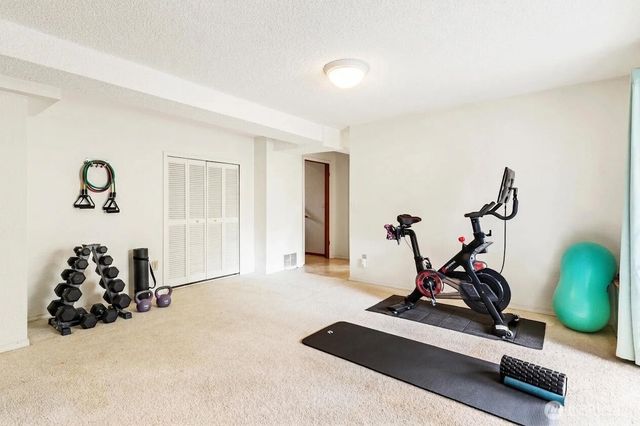 6812 185th Avenue E, Bonney Lake, WA 98391