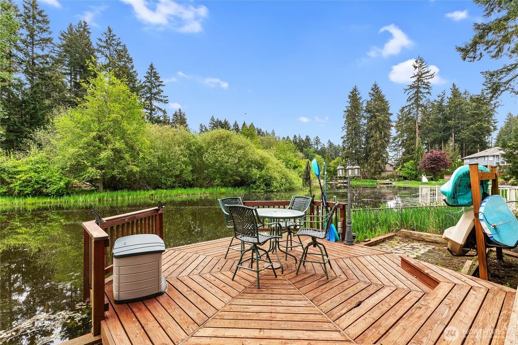 6812 185th Avenue E, Bonney Lake, WA 98391