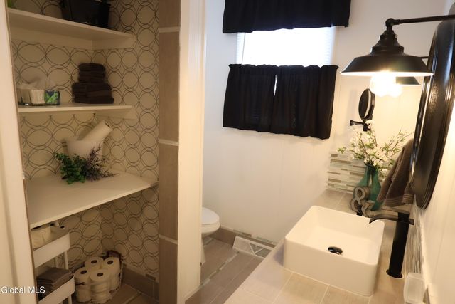 1 Newcomb Street, Queensbury, NY 12804