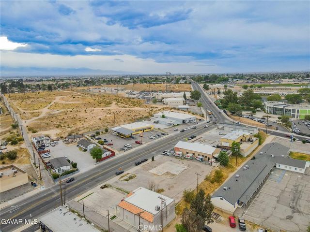 16651 Mojave Dr, Victorville, CA 92395