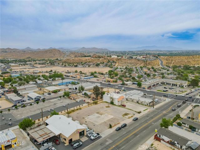 16651 Mojave Dr, Victorville, CA 92395
