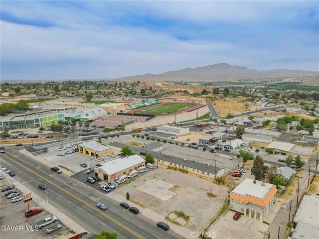 16651 Mojave Dr, Victorville, CA 92395