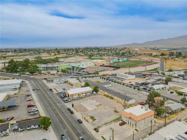 16651 Mojave Dr, Victorville, CA 92395