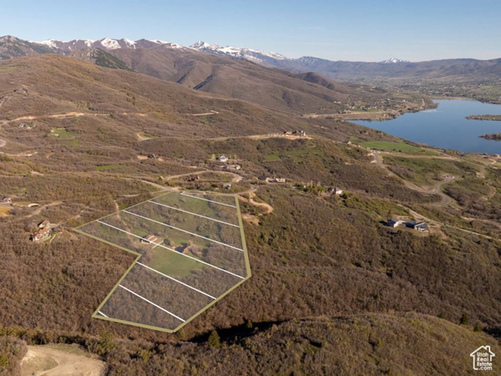 Image 2 of property listing at 5833 E OLD SNOWBASIN RD, Huntsville, UT 84317