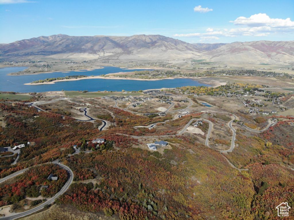 Image 11 of property listing at 5833 E OLD SNOWBASIN RD, Huntsville, UT 84317