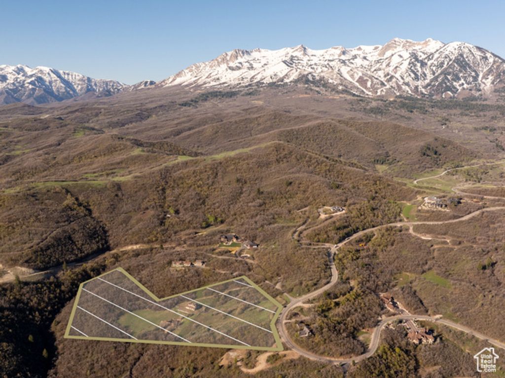 Image 14 of property listing at 5833 E OLD SNOWBASIN RD, Huntsville, UT 84317