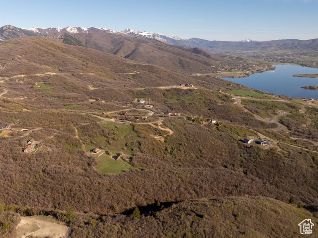 Image 15 of property listing at 5833 E OLD SNOWBASIN RD, Huntsville, UT 84317