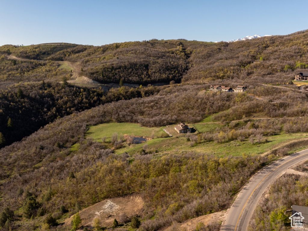 Image 18 of property listing at 5833 E OLD SNOWBASIN RD, Huntsville, UT 84317