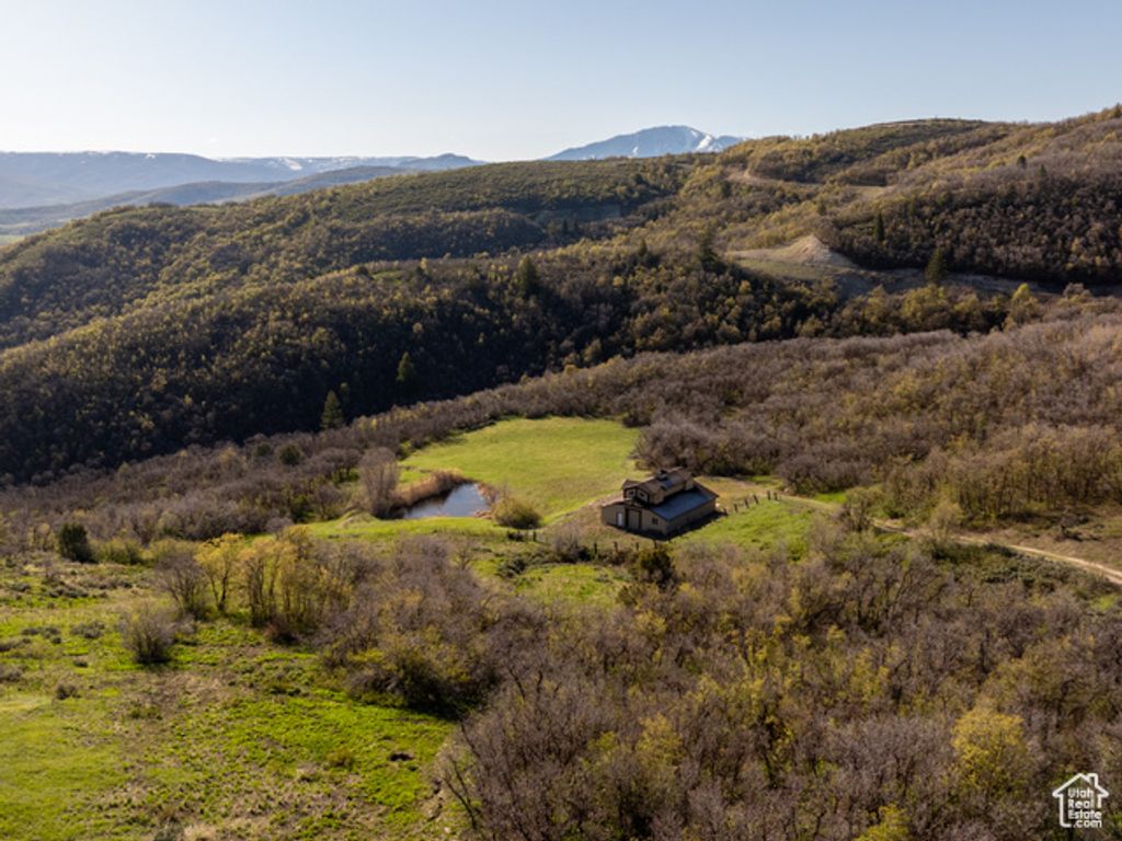 Image 3 of property listing at 5833 E OLD SNOWBASIN RD, Huntsville, UT 84317