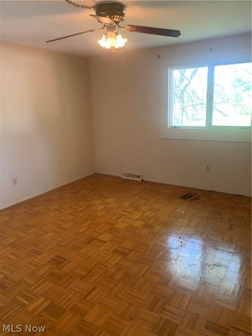 179 Ashwood Drive, Avon Lake, OH 44012