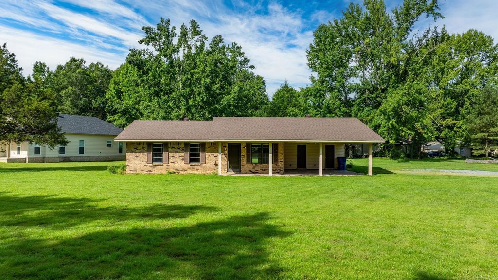 11 Lake Street, Greenbrier, AR 72058