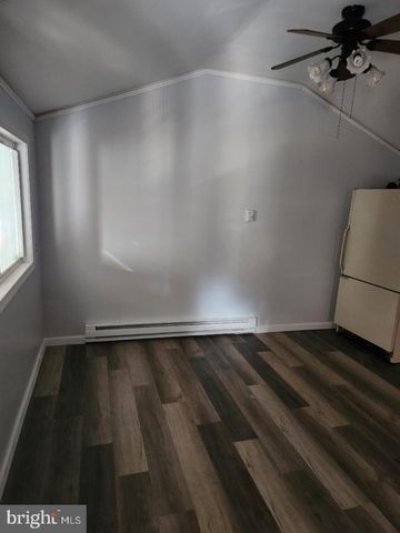 22 MOUNTAIN TOP RD, East Stroudsburg, PA 18302