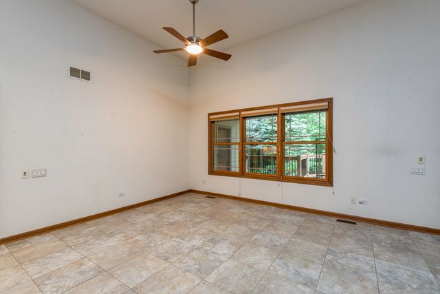 3748 Creekside Court, Winthrop Harbor, IL 60096