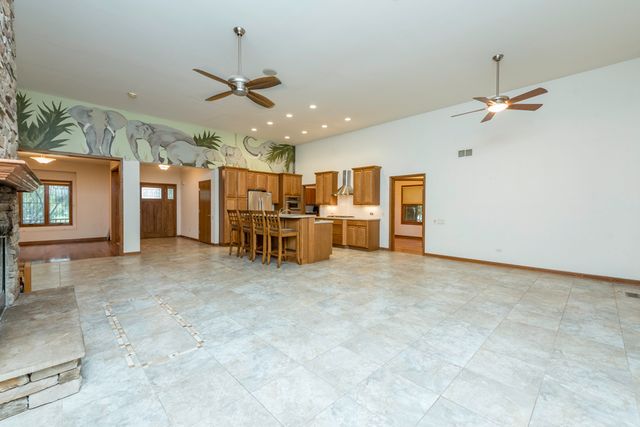 3748 Creekside Court, Winthrop Harbor, IL 60096