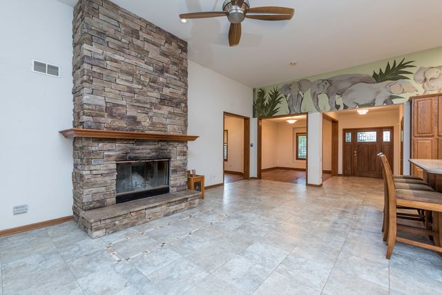 3748 Creekside Court, Winthrop Harbor, IL 60096