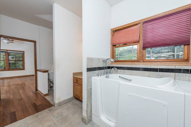 3748 Creekside Court, Winthrop Harbor, IL 60096