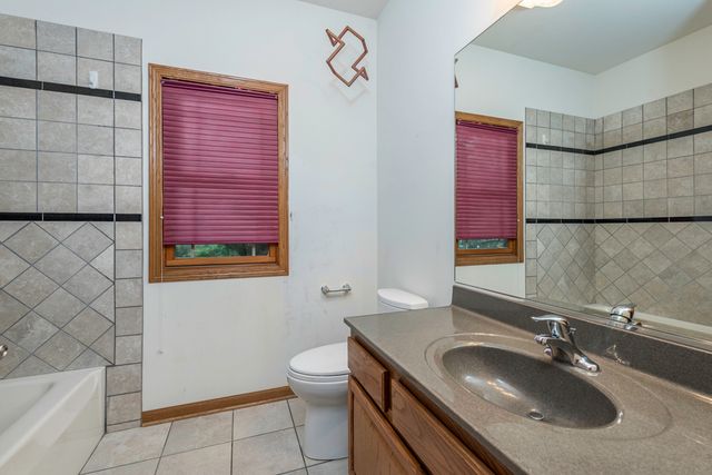 3748 Creekside Court, Winthrop Harbor, IL 60096
