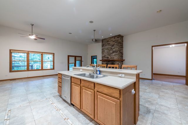 3748 Creekside Court, Winthrop Harbor, IL 60096