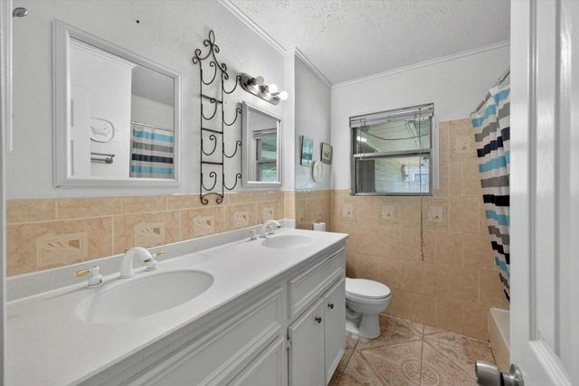 1313 Plymouth Street, Pasadena, TX 77502