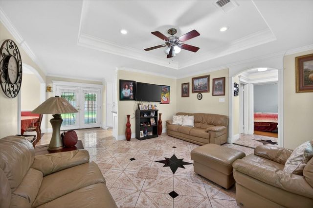 1313 Plymouth Street, Pasadena, TX 77502