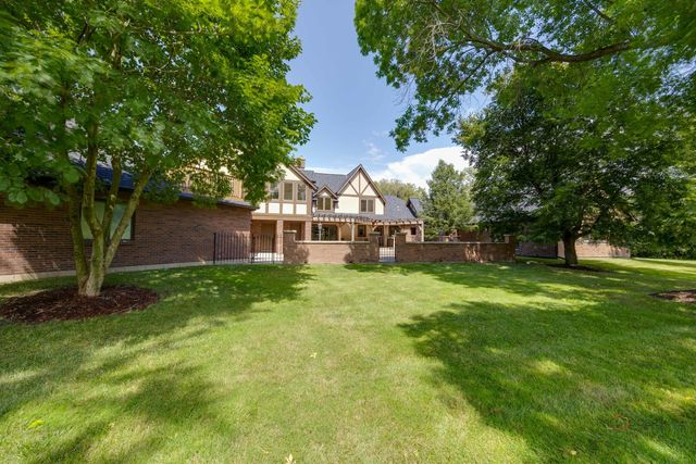 1899 Hilltop Lane, Bannockburn, IL 60015