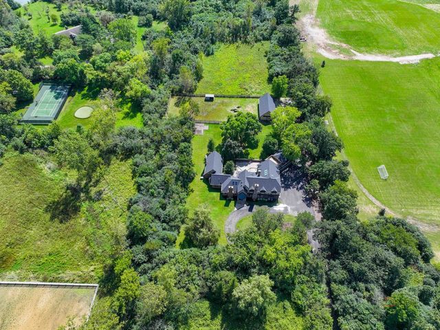 1899 Hilltop Lane, Bannockburn, IL 60015