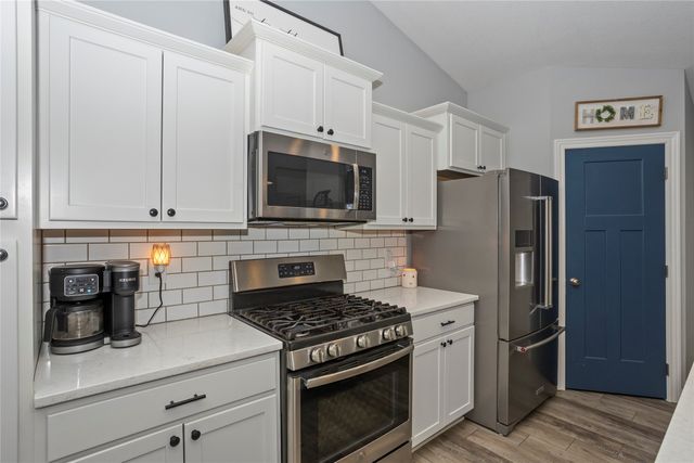 216 Rellim Drive, Norwalk, IA 50211